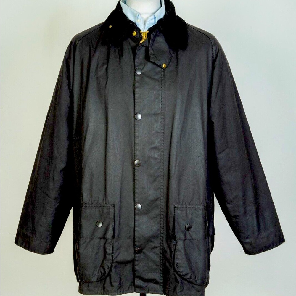 Barbour Beaufort. C46. Black. Dang near like new. Minor wear. As to be expected.